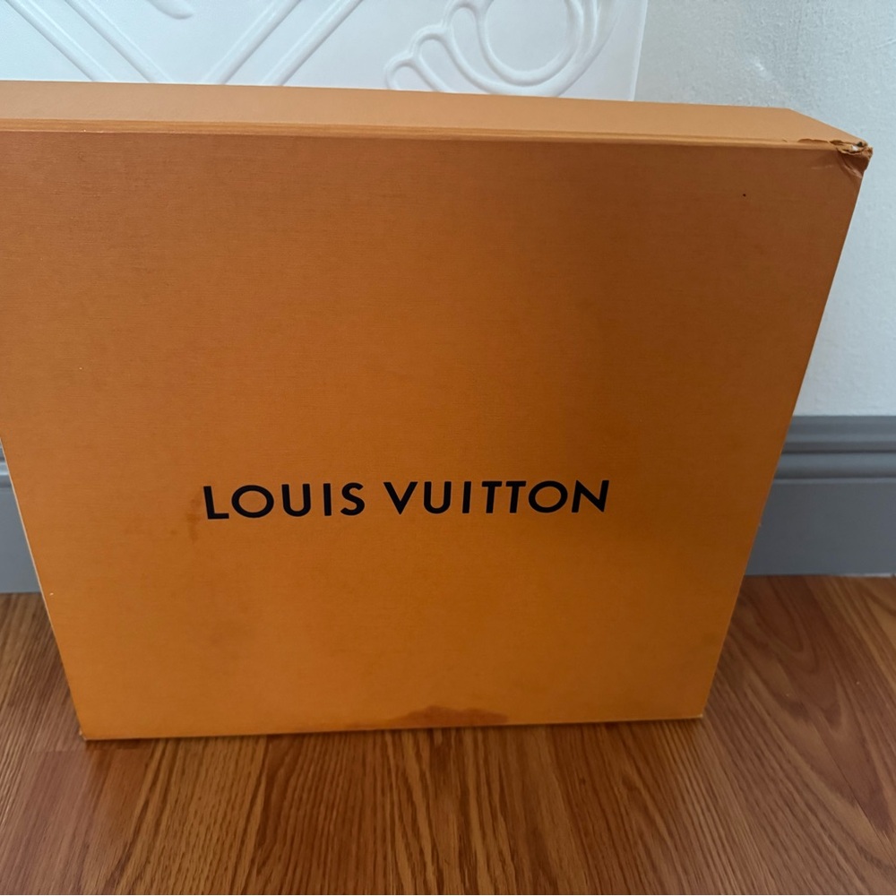 Louis Vuitton Speedy 30!! Like New barely worn